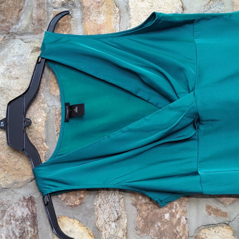 Ann Taylor green sleeveless blouse - Picture 2 of 8